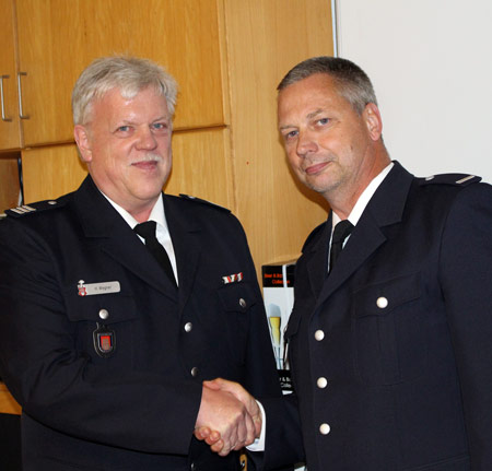 Michael Weiland wird f�r weitere 6 Jahre im Amt des Wehrf�hrervertreters best�tigt. &copy; FF �jendorf