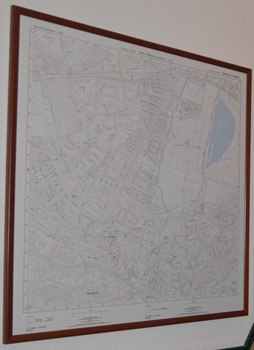 bergabe des Stadplanes durch Andreas Sonnek.